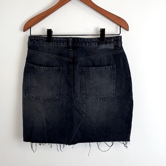 H&M Button Fly Distressed Jean Skirt Mini - Picture 2 of 7